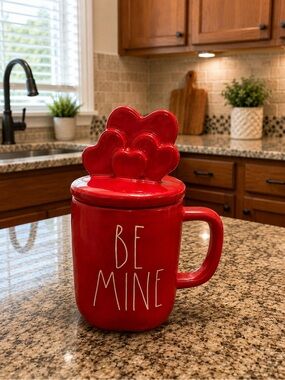 Be Mine Rae Dunn Mug w/Topper